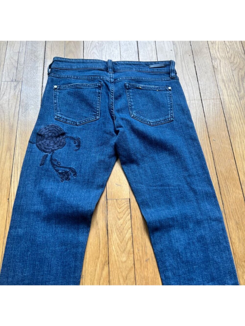 Pilcro and The Letterpress Size 24 Blue Hyphen Floral Embroidered Mid-Rise Jeans - Picture 6 of 12